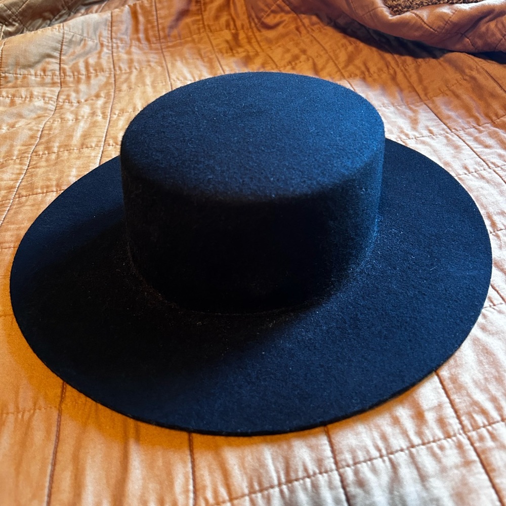 Gigi pip dahlia boater hat